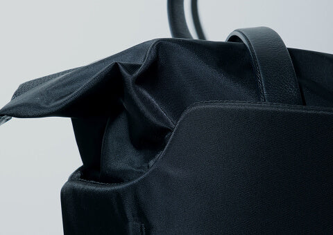 22 柔韌布料形塑而成的自由輪廓