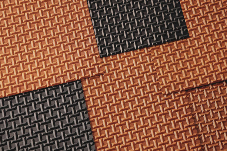 將心意寄託於皮革之上：TSUCHIYA 系列 「T 字」壓紋皮革