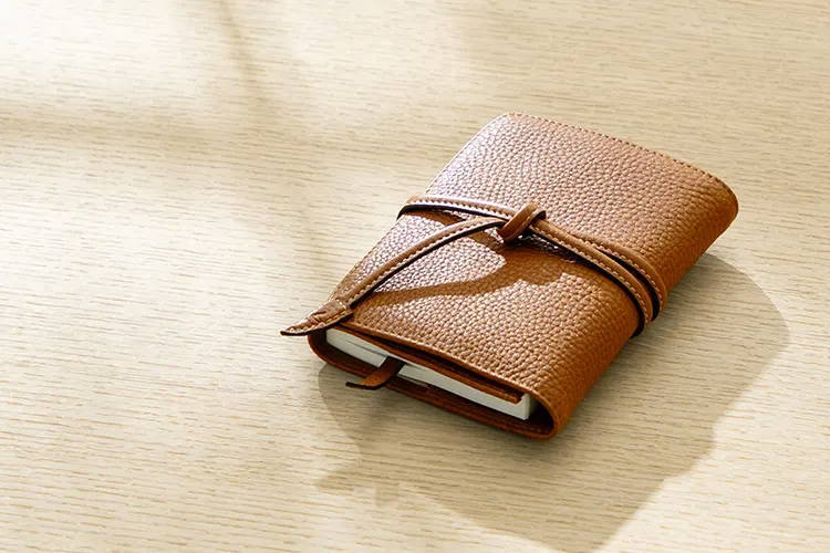 官網限定】Hobonichi 5年鎖扣式手帳本皮套（A6） – 土屋鞄製造所- 中文 